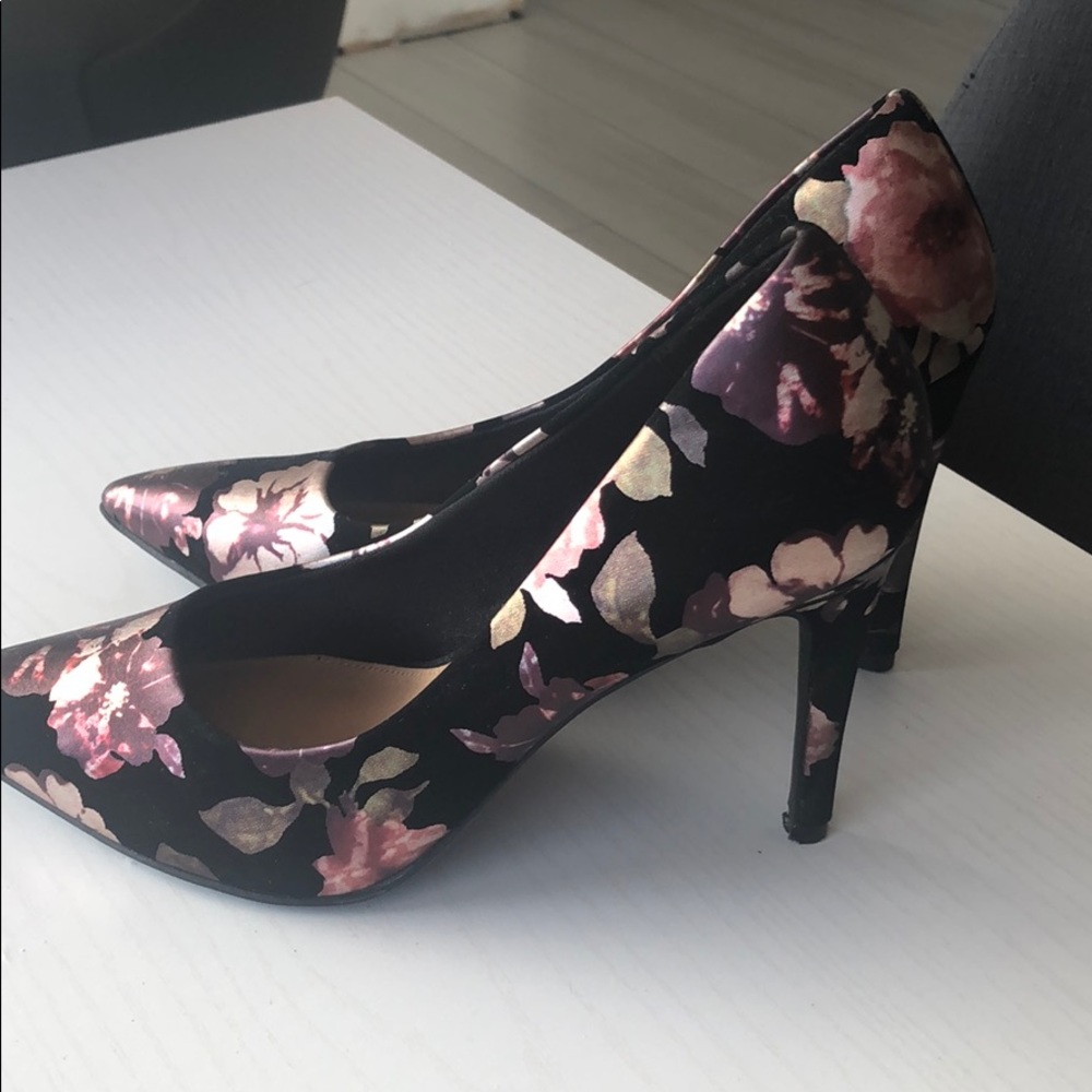 Christian Serrano heels size 8
